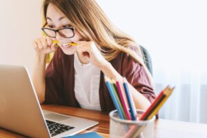 Kyste et stress : comprendre l’impact et les solutions 🧠🔥