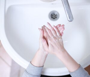 Peau mature : guide pas-à-pas une routine beauté après 50 ans